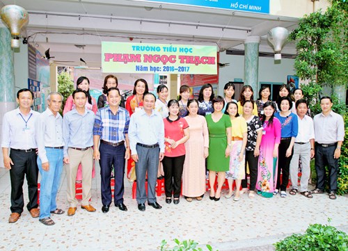 Phòng giáo dục & đào tạo quận phú nhuận và trường tiểu học phạm ngọc thạch đón đoàn kiểm địnhchất lượng giáo dục thành phố